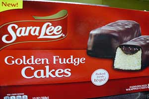 Sara Lee Golden Fudge Cakes.